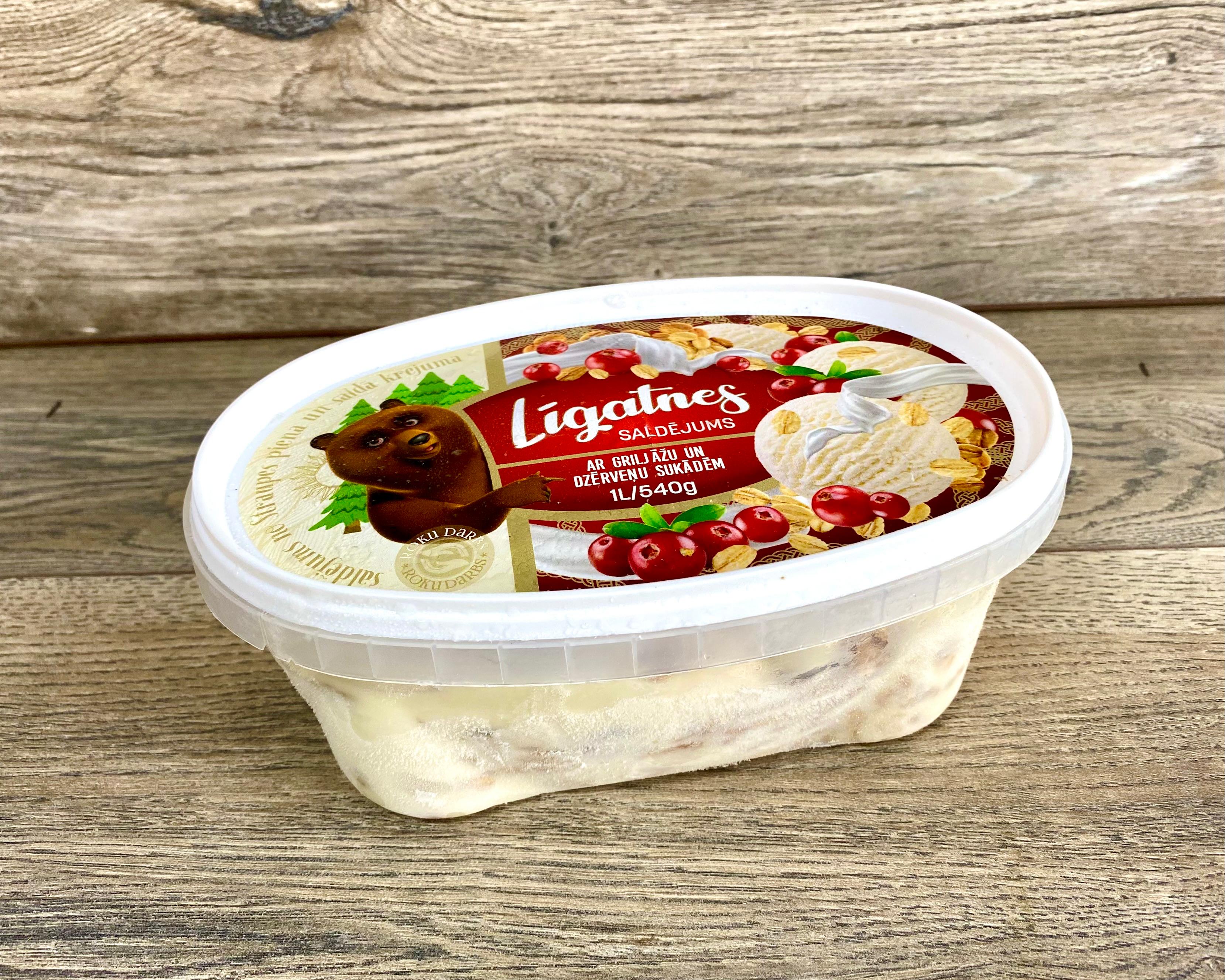 Plombīra saldējums ar griljāžu un dzērveņu sukādēm Līgatnes  [ 1000 ML ]